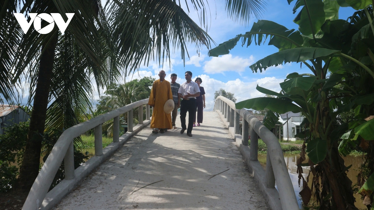 nhung nhip cau thien nguyen, noi ket doi bo vui o vung nong thon soc trang hinh anh 1