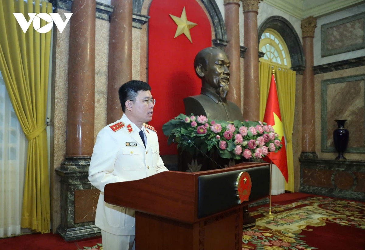 chủ tịch nước trao quyết định bổ nhiệm phó viện trưởng viện ksnd tối cao hình ảnh 4 chu tich nuoc trao quyet dinh bo nhiem pho vien truong vien ksnd toi cao hinh anh 4