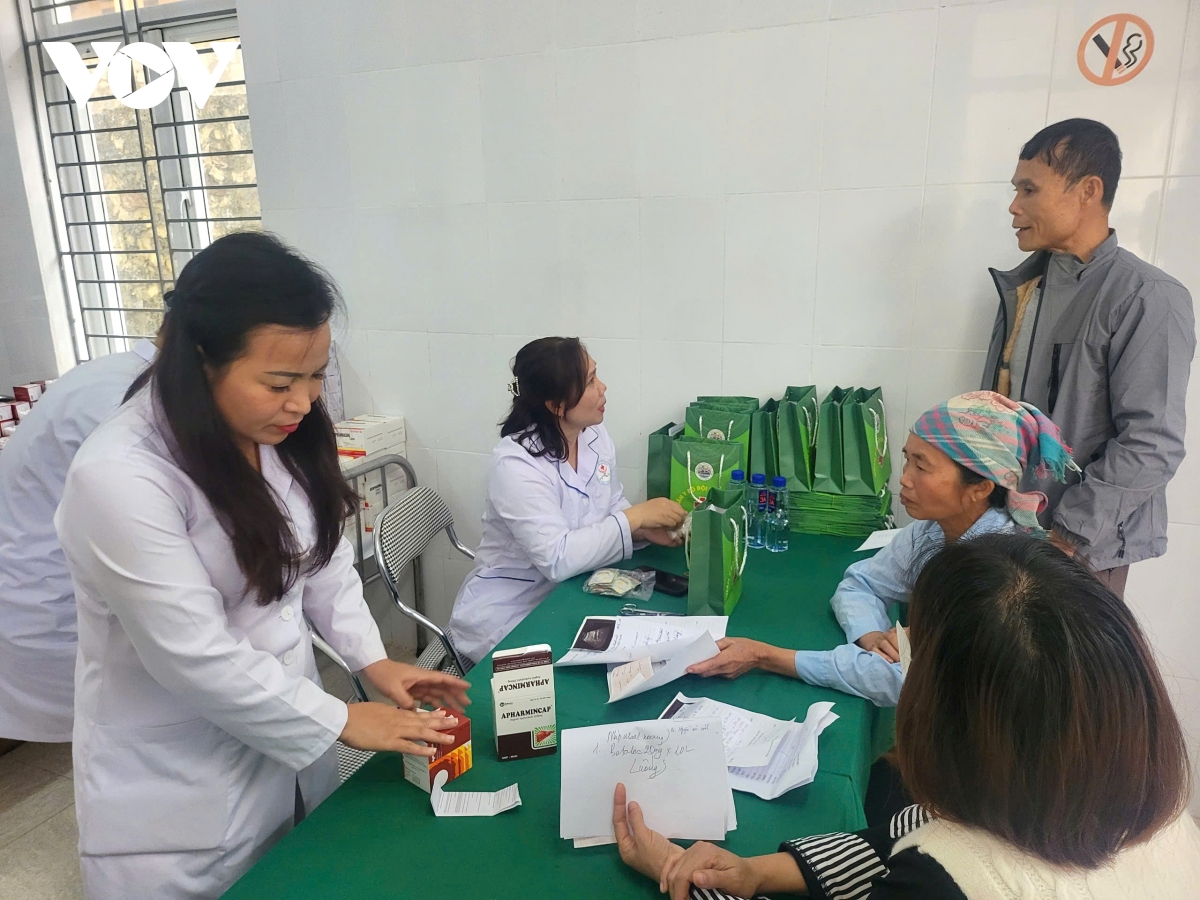 chu tich nuoc luong cuong tham, chuc tet tai xa pa tan, lai chau hinh anh 5