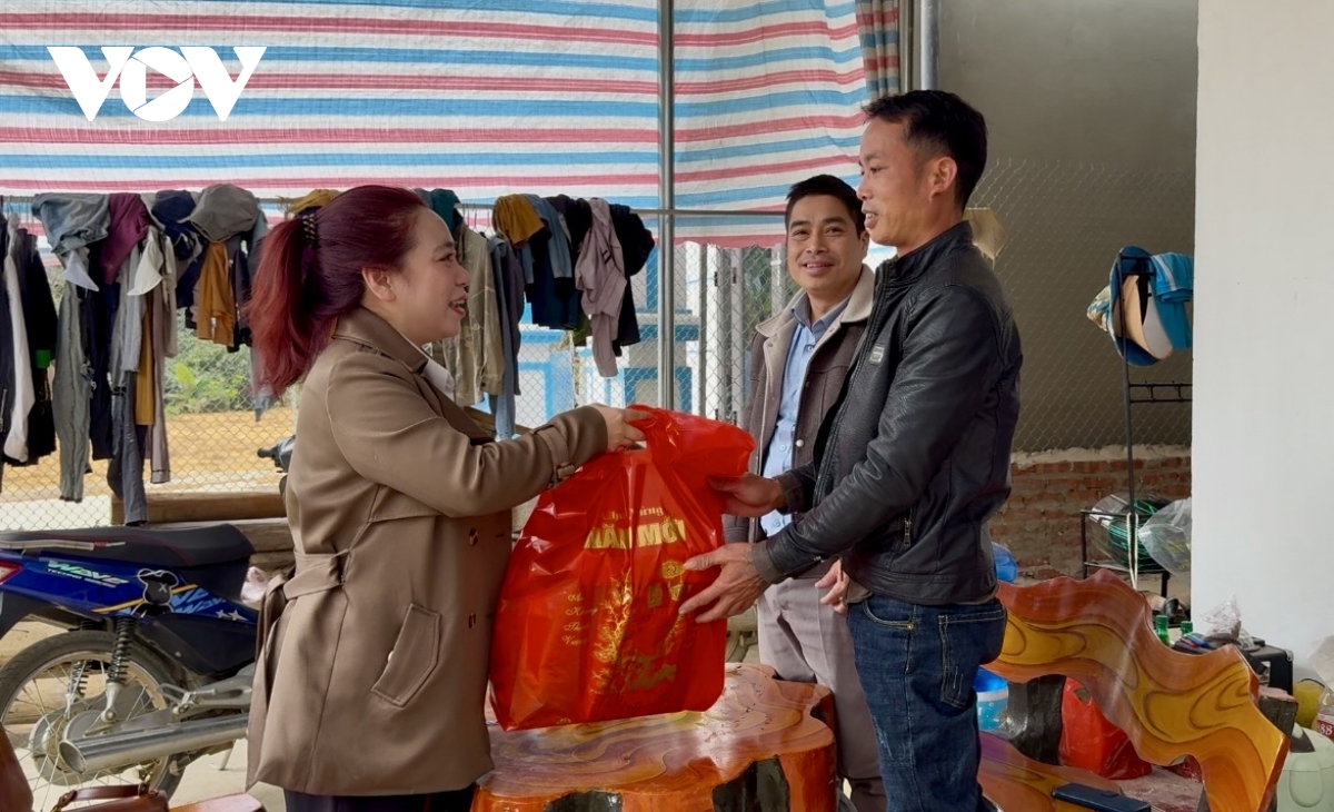 sơn la chăm lo tết cho hộ nghèo, người dân vùng thiên tai hình ảnh 2 son la cham lo tet cho ho ngheo, nguoi dan vung thien tai hinh anh 2
