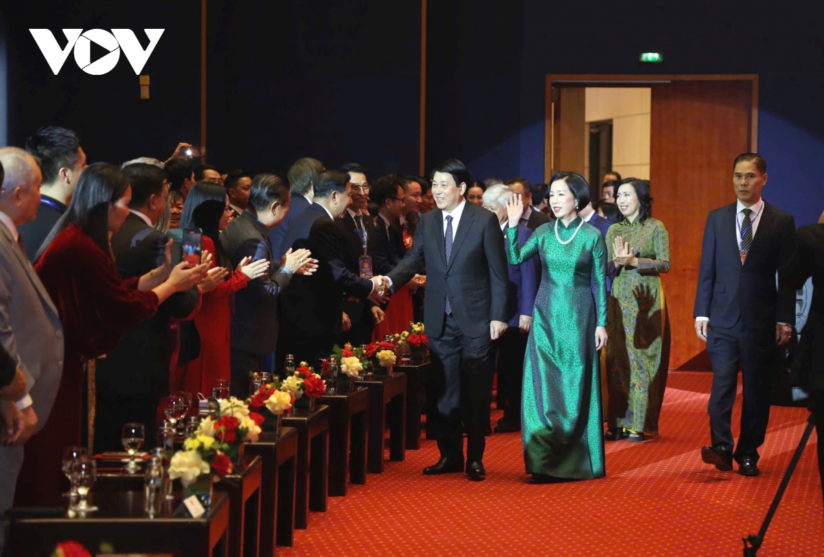 chủ tịch nước lương cường dự chương trình nghệ thuật xuân quê hương 2025 hình ảnh 1 chu tich nuoc luong cuong du chuong trinh nghe thuat xuan que huong 2025 hinh anh 1