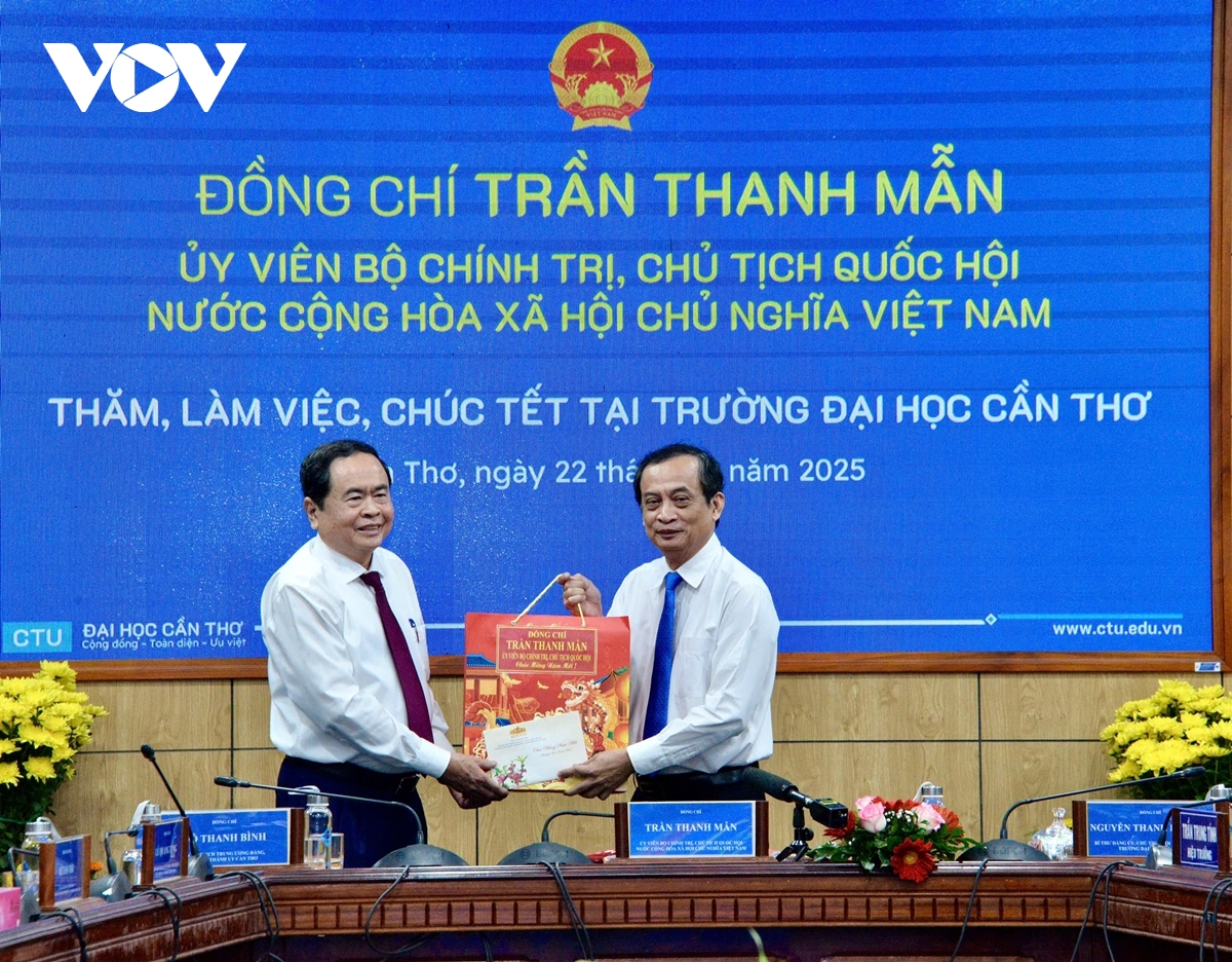 chủ tịch quốc hội trần thanh mẫn có thầy tốt sẽ có trò tốt hình ảnh 1 chu tich quoc hoi tran thanh man co thay tot se co tro tot hinh anh 1