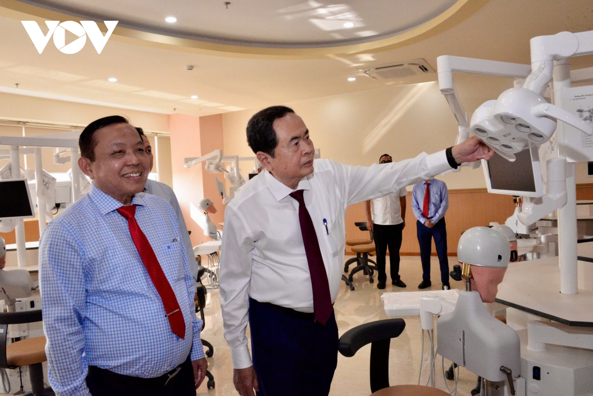 chủ tịch quốc hội trần thanh mẫn có thầy tốt sẽ có trò tốt hình ảnh 8 chu tich quoc hoi tran thanh man co thay tot se co tro tot hinh anh 8