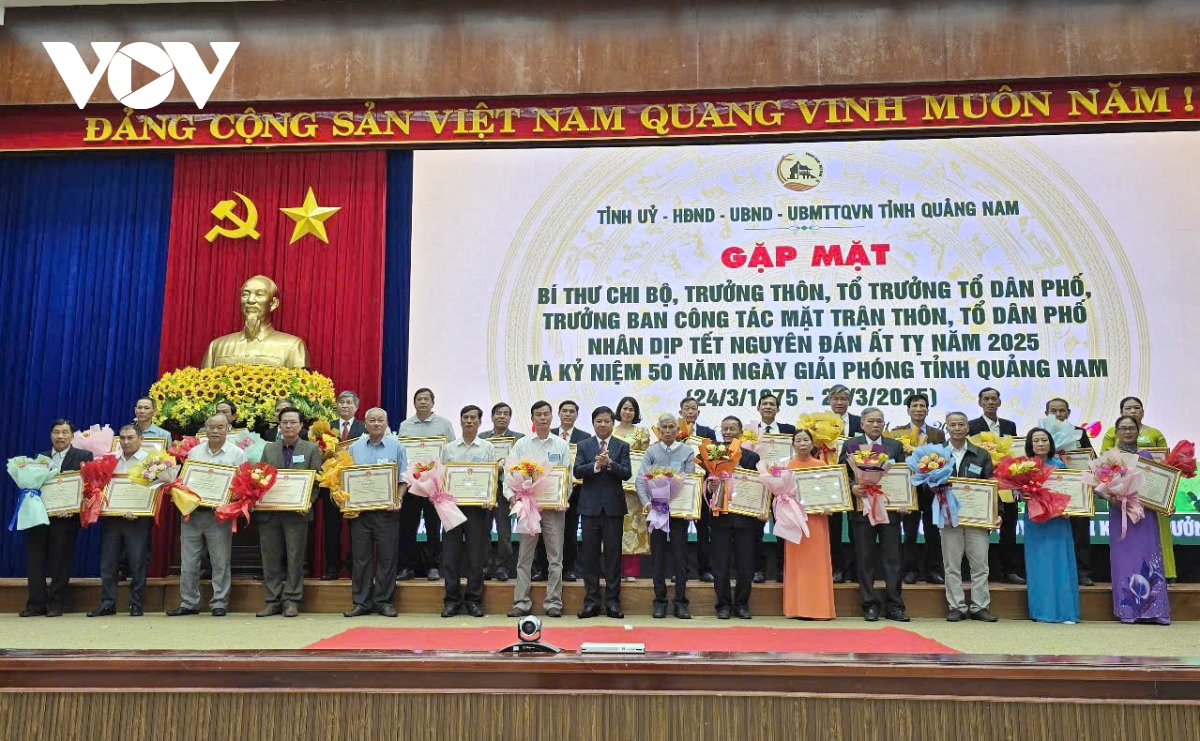 tôn vinh hơn 3.700 người vác tù và hàng tổng ở quảng nam hình ảnh 3 ton vinh hon 3.700 nguoi vac tu va hang tong o quang nam hinh anh 3
