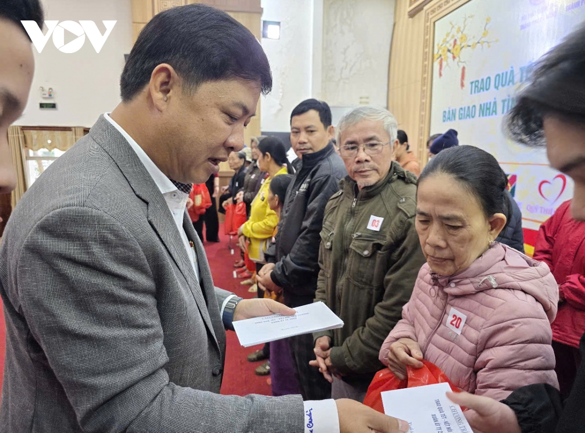 vov mien trung va cac don vi dong hanh mang tet som den dong bao ngheo quang nam hinh anh 14