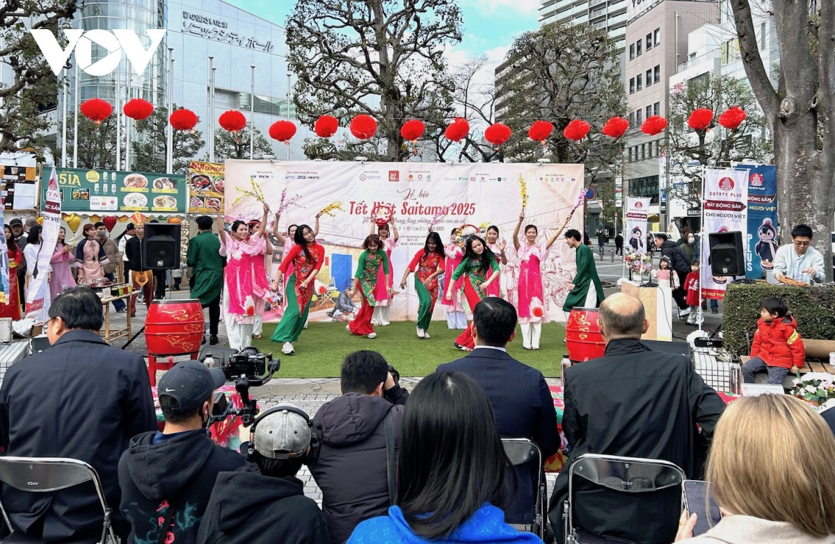 le hoi tet viet saitama 2025 - tet que huong trong long nhung nguoi con xa xu hinh anh 2