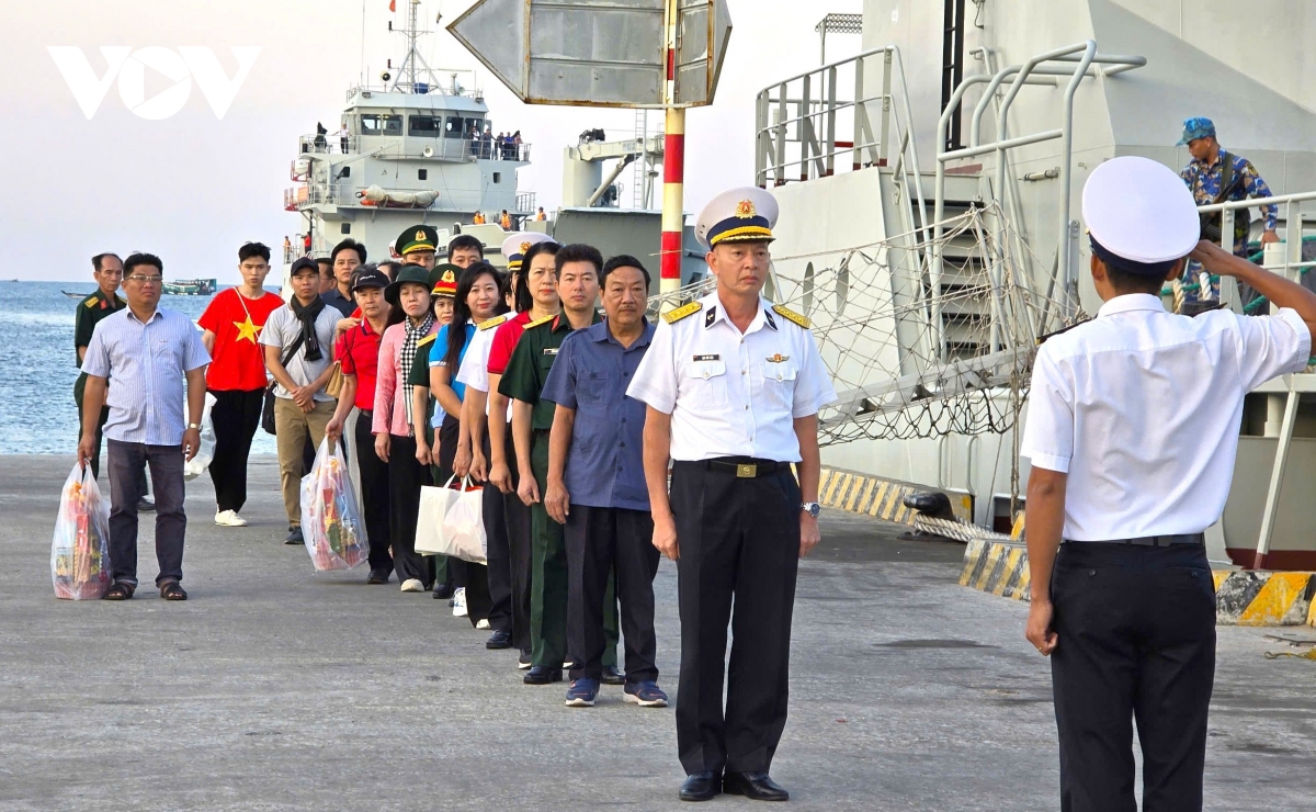 hanh trinh bien tay nam nhung hinh anh nho mai ve nguoi linh hai quan hinh anh 2