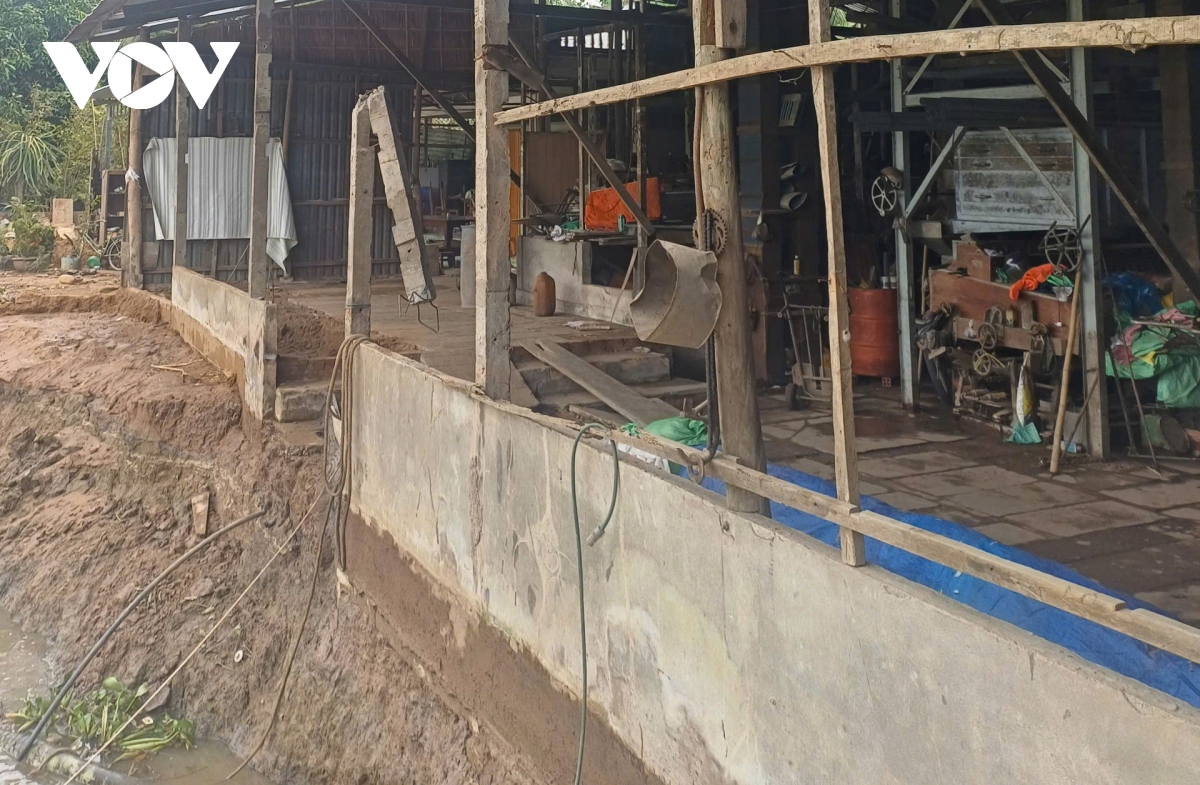 hậu giang xảy ra 2 vụ sụp đất, sạt lở bờ sông với tổng chiều dài hơn 50 mét hình ảnh 1 hau giang xay ra 2 vu sup dat, sat lo bo song voi tong chieu dai hon 50 met hinh anh 1