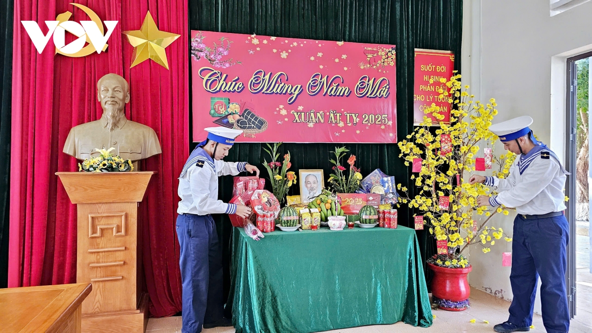 Ấm áp tết của người lính hải quân nơi biển tây nam hình ảnh 3 Am ap tet cua nguoi linh hai quan noi bien tay nam hinh anh 3