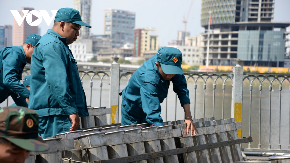 trận địa pháo hoa tại tp.hcm đã sẵn sàng hình ảnh 3 tran dia phao hoa tai tp.hcm da san sang hinh anh 3