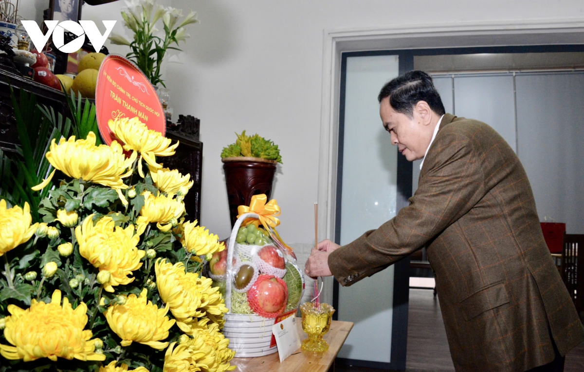 chủ tịch quốc hội trần thanh mẫn chúc tết, tri ân nguyên lãnh đạo Đảng, nhà nước hình ảnh 2 chu tich quoc hoi tran thanh man chuc tet, tri an nguyen lanh dao Dang, nha nuoc hinh anh 2