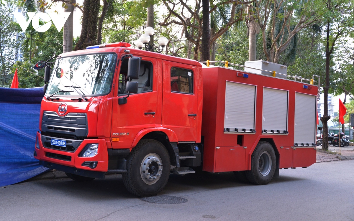 trận địa pháo hoa tầm cao văn quán trước giờ khai hỏa đêm giao thừa hình ảnh 8 tran dia phao hoa tam cao van quan truoc gio khai hoa dem giao thua hinh anh 8