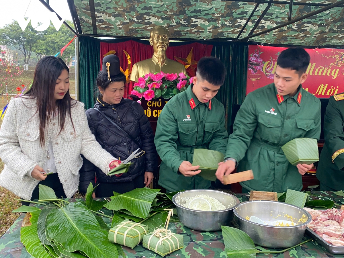 sôi nổi hội thi gói bánh chưng xanh tết nguyên đán Ất tỵ 2025 tại sư đoàn 316 hình ảnh 1 soi noi hoi thi goi banh chung xanh tet nguyen dan At ty 2025 tai su doan 316 hinh anh 1