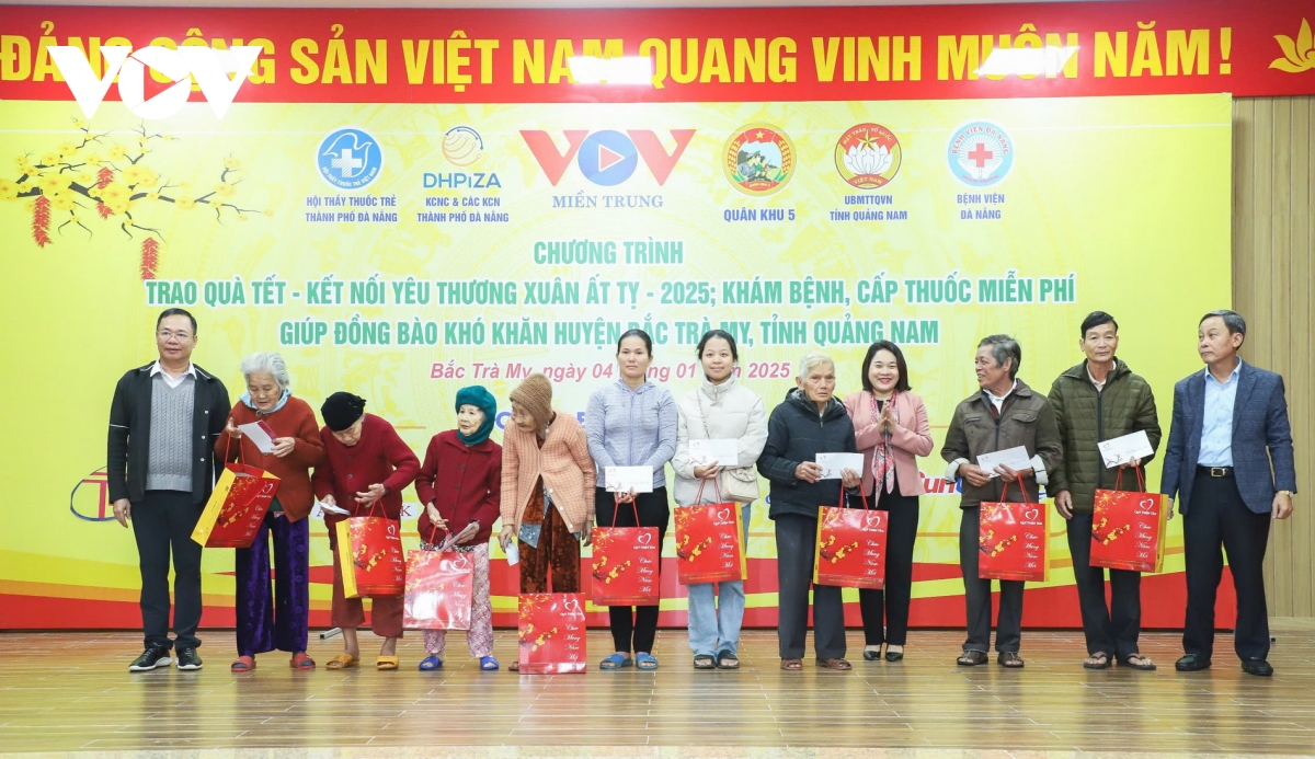 vov miền trung và các đơn vị đồng hành trao 1.300 suất quà tết tại quảng nam hình ảnh 4 vov mien trung va cac don vi dong hanh trao 1.300 suat qua tet tai quang nam hinh anh 4