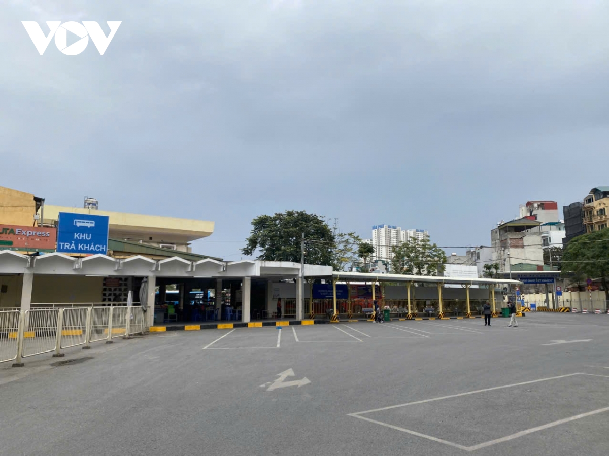 Bến xe Hà Nội vắng vẻ lạ thường ngày cuối cùng năm Giáp Thìn