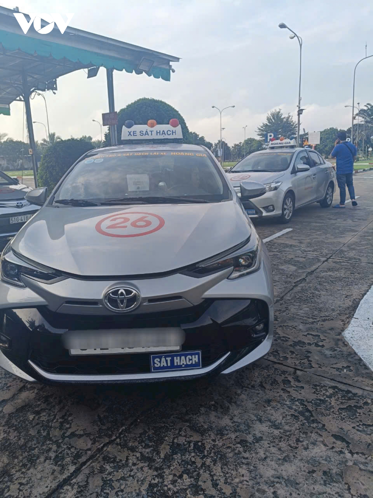 tiền giang hàng nghìn học viên học lái xe ô tô, mô tô phải nằm chờ sát hạch hình ảnh 3 tien giang hang nghin hoc vien hoc lai xe o to, mo to phai nam cho sat hach hinh anh 3