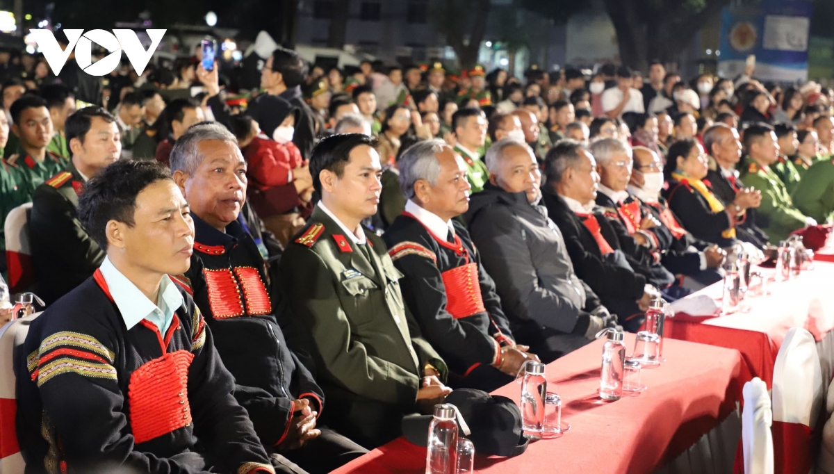 bộ công an tổ chức chương trình giao lưu nghệ thuật tại Đắk lắk hình ảnh 3 bo cong an to chuc chuong trinh giao luu nghe thuat tai Dak lak hinh anh 3