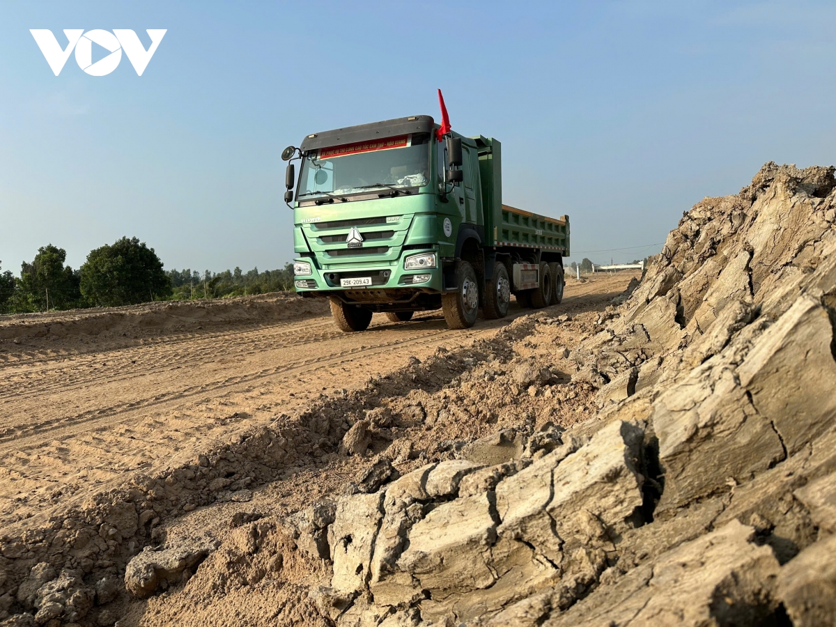 mong ước của người dân về cuộc sống ấm no, hạnh phúc trong năm Ất tỵ 2025 hình ảnh 1 mong uoc cua nguoi dan ve cuoc song am no, hanh phuc trong nam At ty 2025 hinh anh 1