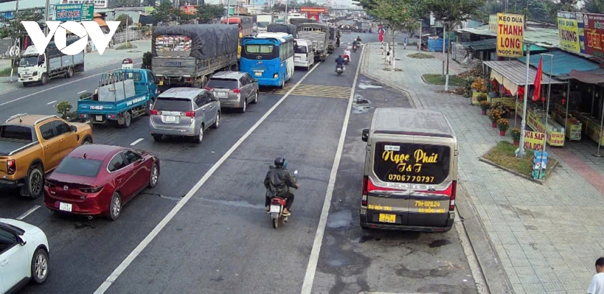 tiền giang, bến tre từ sáng sớm đã ùn ứ giao thông khu vực cầu rạch miễu hình ảnh 3 tien giang, ben tre tu sang som da un u giao thong khu vuc cau rach mieu hinh anh 3