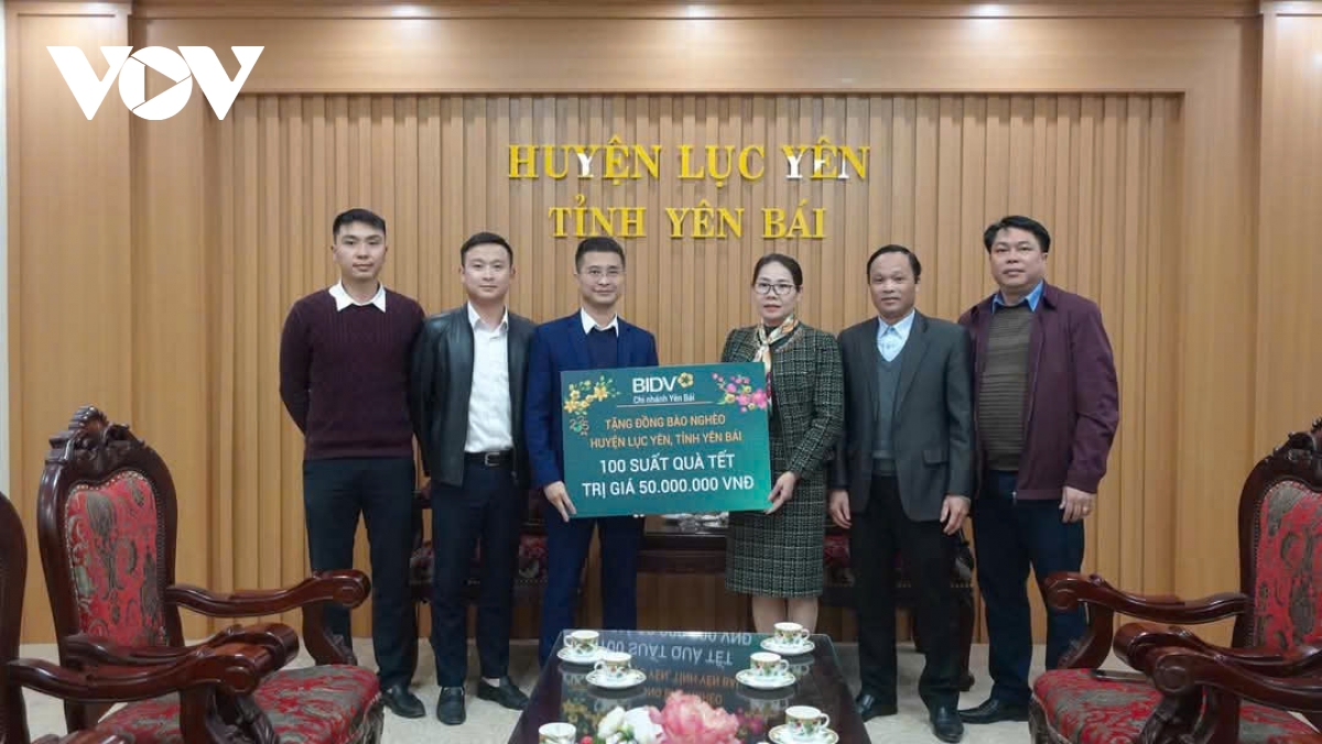 các địa phương tổ chức thăm, tặng quà tết gia đình chính sách, người khó khăn hình ảnh 15 cac dia phuong to chuc tham, tang qua tet gia dinh chinh sach, nguoi kho khan hinh anh 15