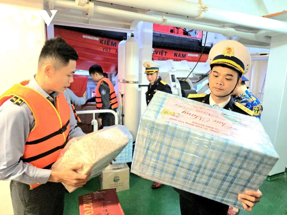 thời tiết xấu, Đoàn thăm chúc tết của vùng 3 hải quân không thể vào đảo cồn cỏ hình ảnh 2 thoi tiet xau, Doan tham chuc tet cua vung 3 hai quan khong the vao dao con co hinh anh 2