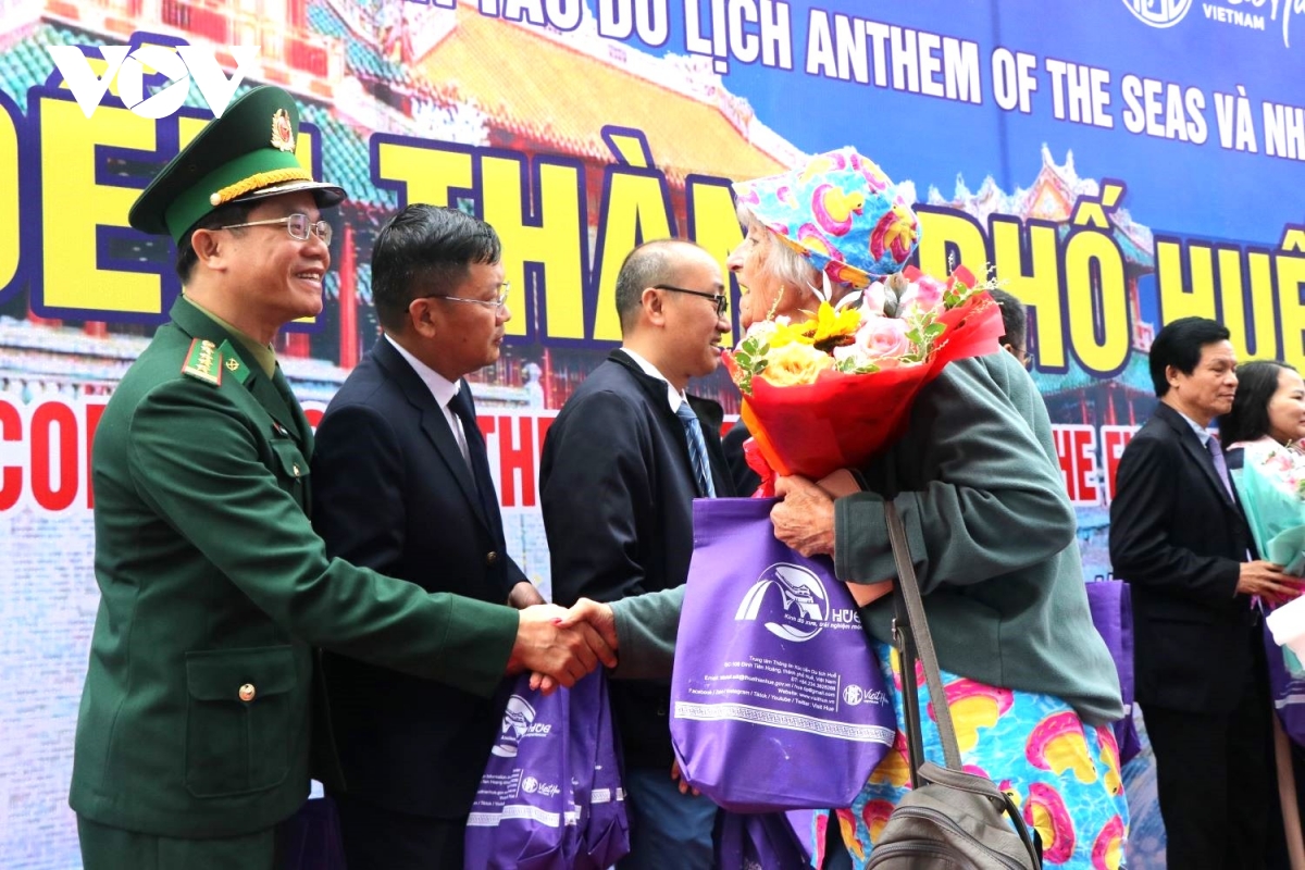 thành phố huế đón 4.455 khách du lịch tàu biển cập cảng chân mây hình ảnh 1 thanh pho hue don 4.455 khach du lich tau bien cap cang chan may hinh anh 1