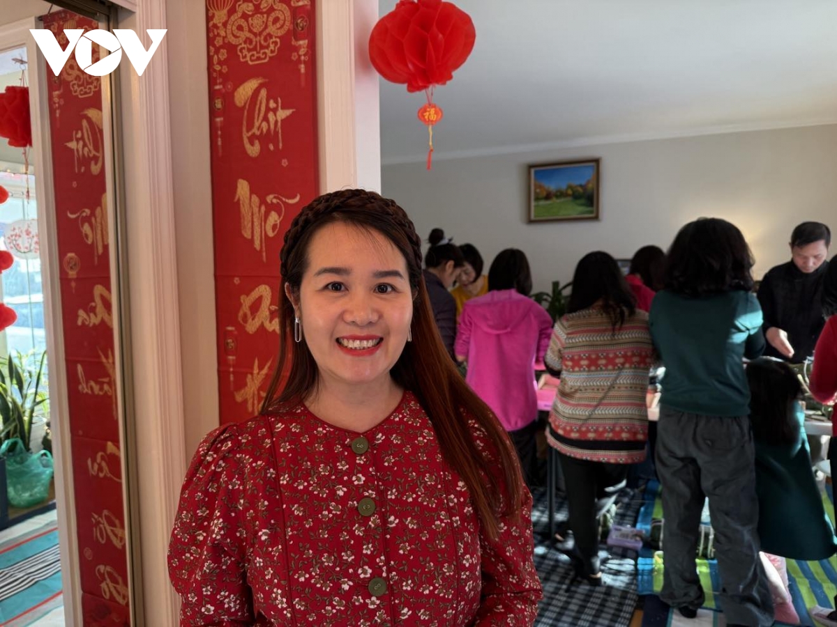 tet viet tren dat my, gin giu truyen thong dan toc hinh anh 3