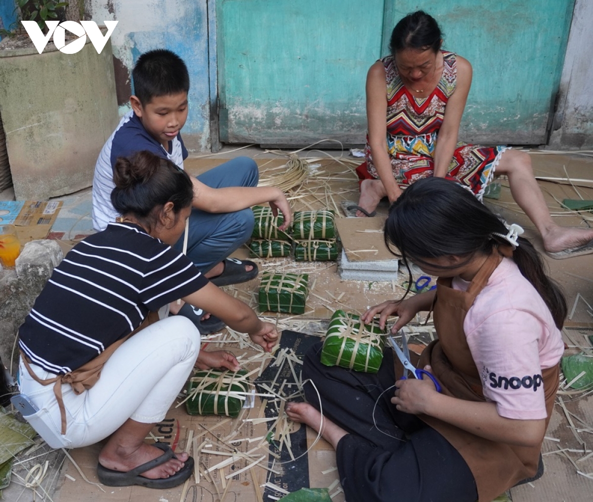 khong khi cho tet viet tran ngap thu do vientiane cua lao hinh anh 6