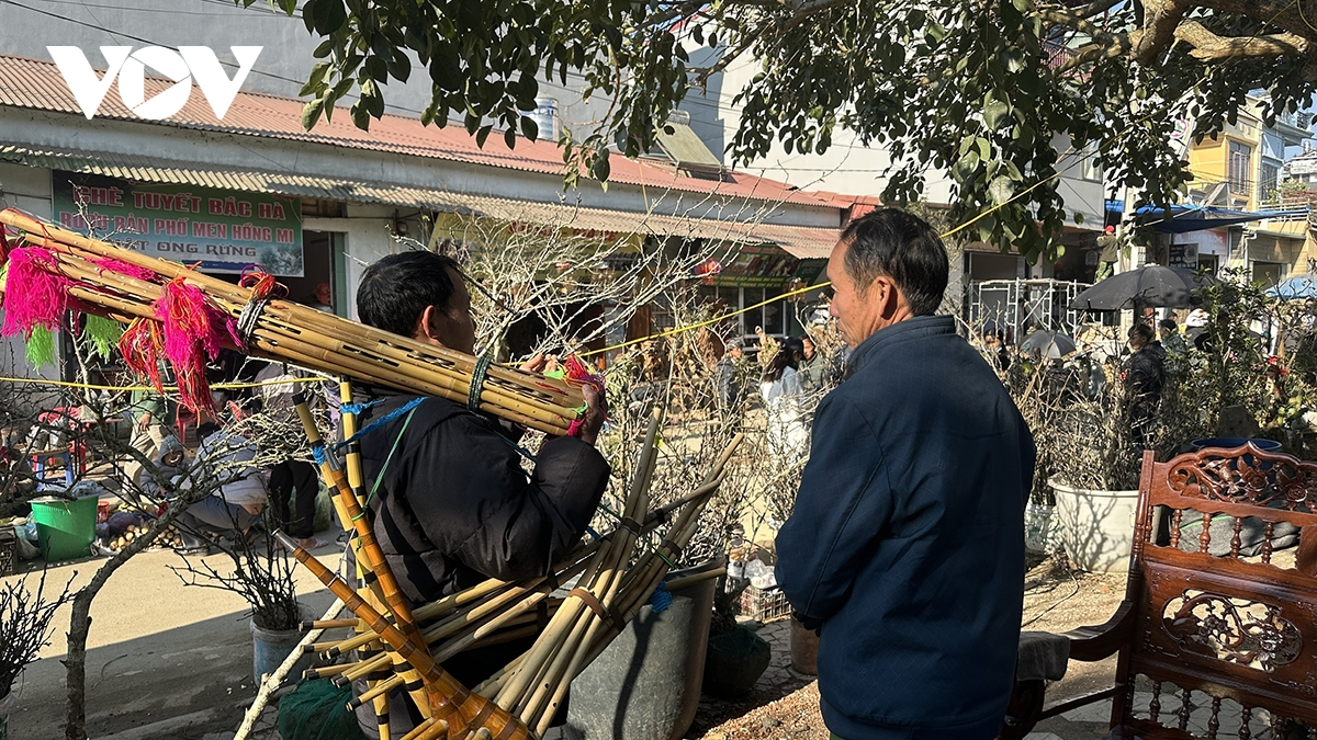 cho phien ngay tet ruc ro sac mau tren cao nguyen bac ha hinh anh 11