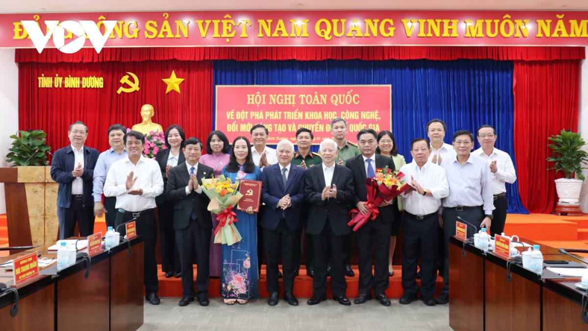 Ong nguyen loc ha giu chuc pho bi thu tinh uy binh duong hinh anh 2