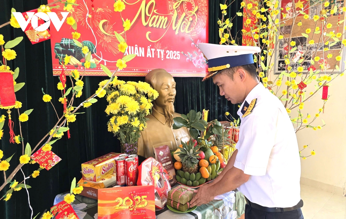 chuc tet luc luong vu trang va nhan dan tren dao tho chu, hon Doc hinh anh 1