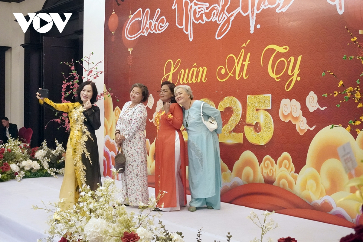 người việt tại lào vui tết cộng đồng mừng xuân Ất tỵ 2025 hình ảnh 2 nguoi viet tai lao vui tet cong dong mung xuan At ty 2025 hinh anh 2