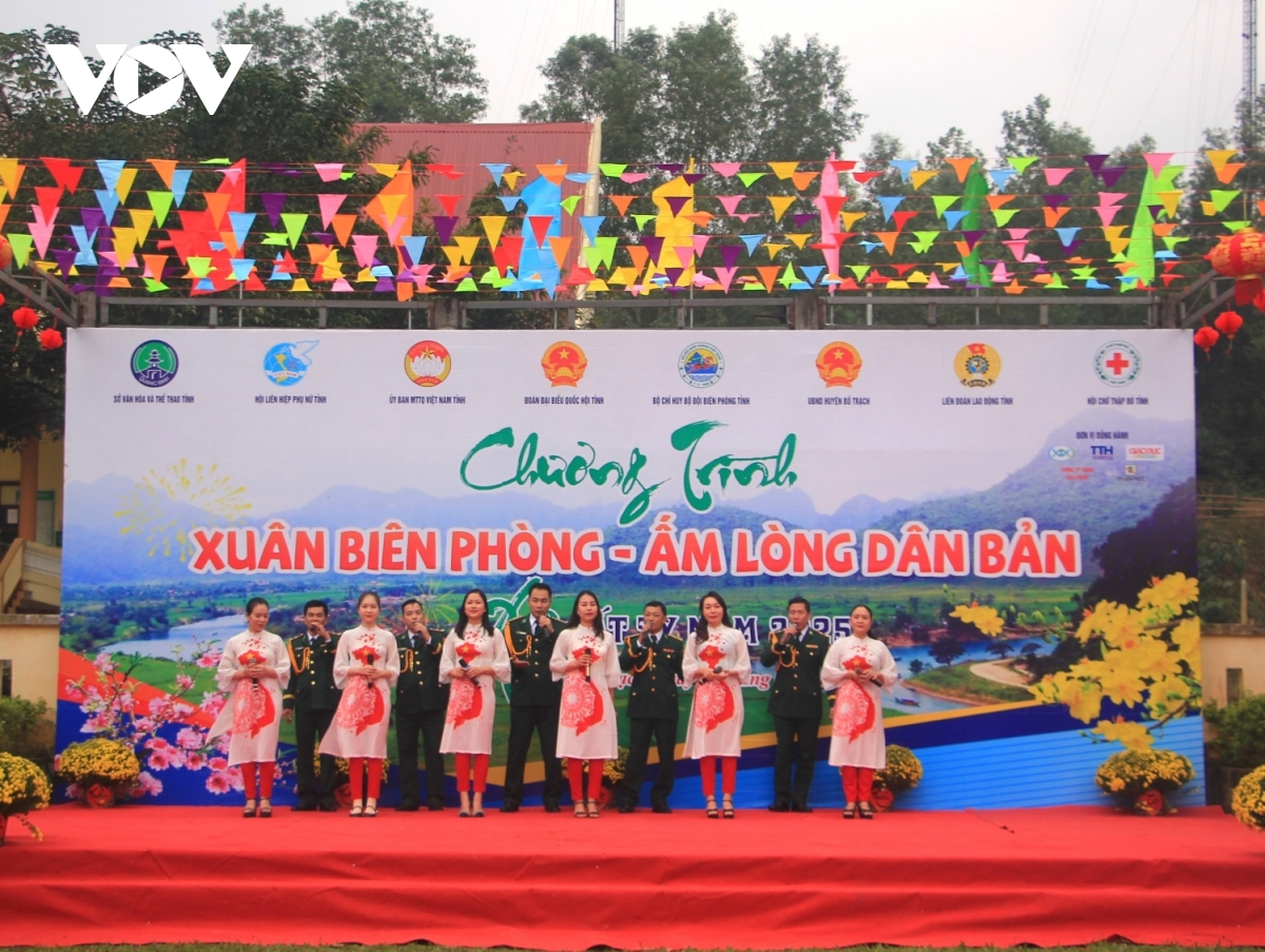 xuân đoàn kết - tết thắm tình quân dân tại lạng sơn hình ảnh 1 xuan doan ket - tet tham tinh quan dan tai lang son hinh anh 1