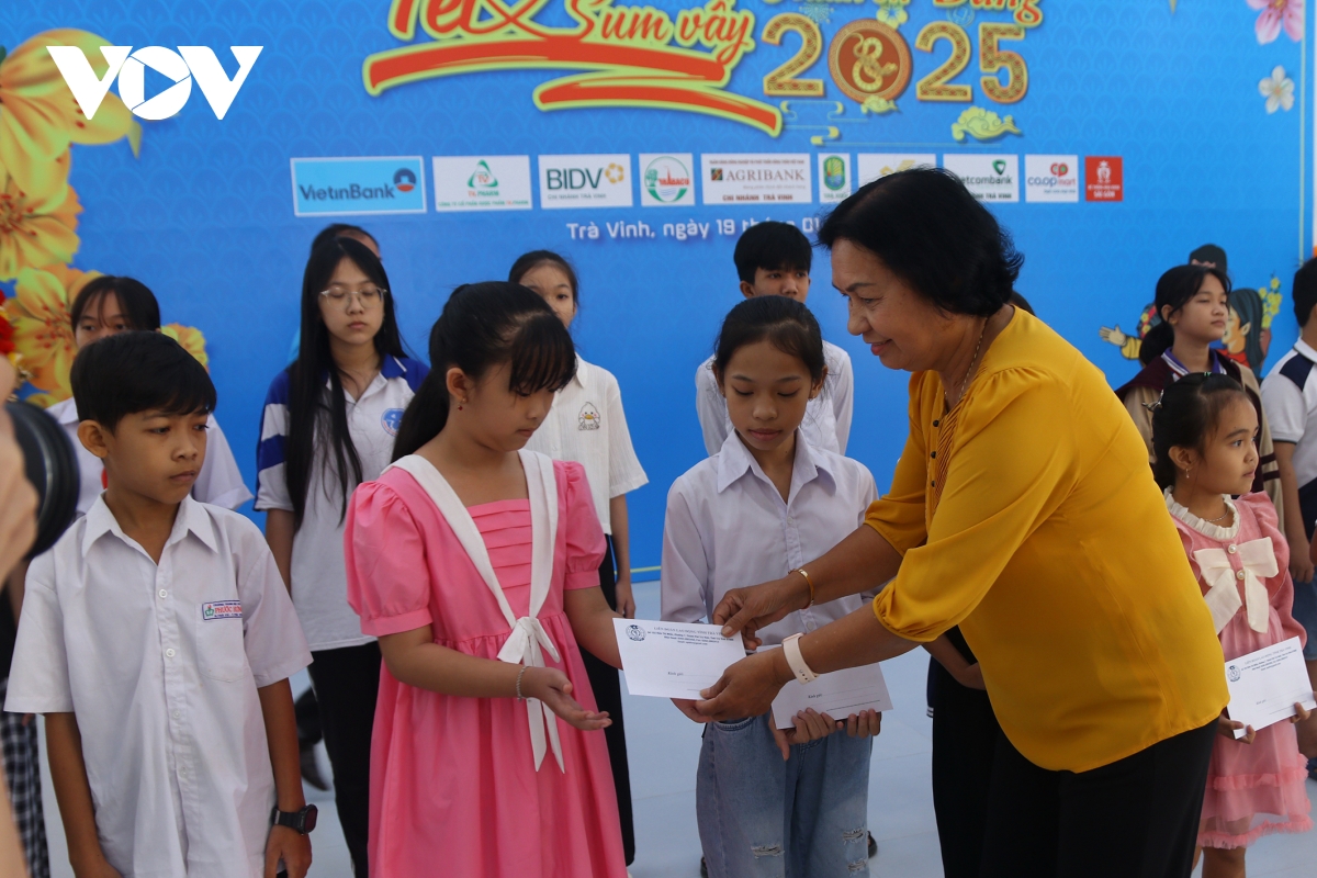 tết sum vầy - chợ tết công đoàn mang tết đến sớm với đoàn viên, người lao động hình ảnh 2 tet sum vay - cho tet cong doan mang tet den som voi doan vien, nguoi lao dong hinh anh 2