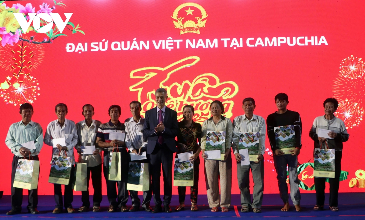 cộng đồng bà con người việt tại campuchia chung vui đón tết Ất tỵ 2025 hình ảnh 3 cong dong ba con nguoi viet tai campuchia chung vui don tet At ty 2025 hinh anh 3