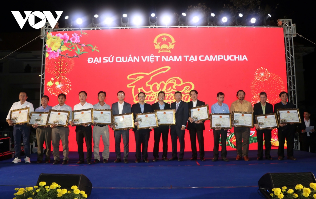 cộng đồng bà con người việt tại campuchia chung vui đón tết Ất tỵ 2025 hình ảnh 4 cong dong ba con nguoi viet tai campuchia chung vui don tet At ty 2025 hinh anh 4