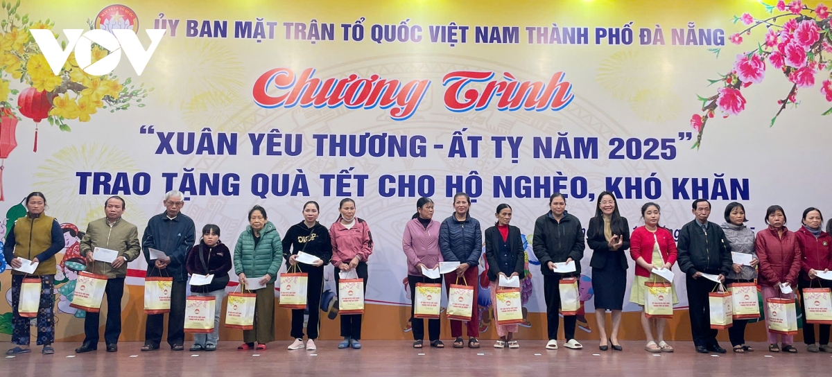 Da nang chung tay cham lo tet cho nguoi ngheo, gia dinh chinh sach dip tet hinh anh 3