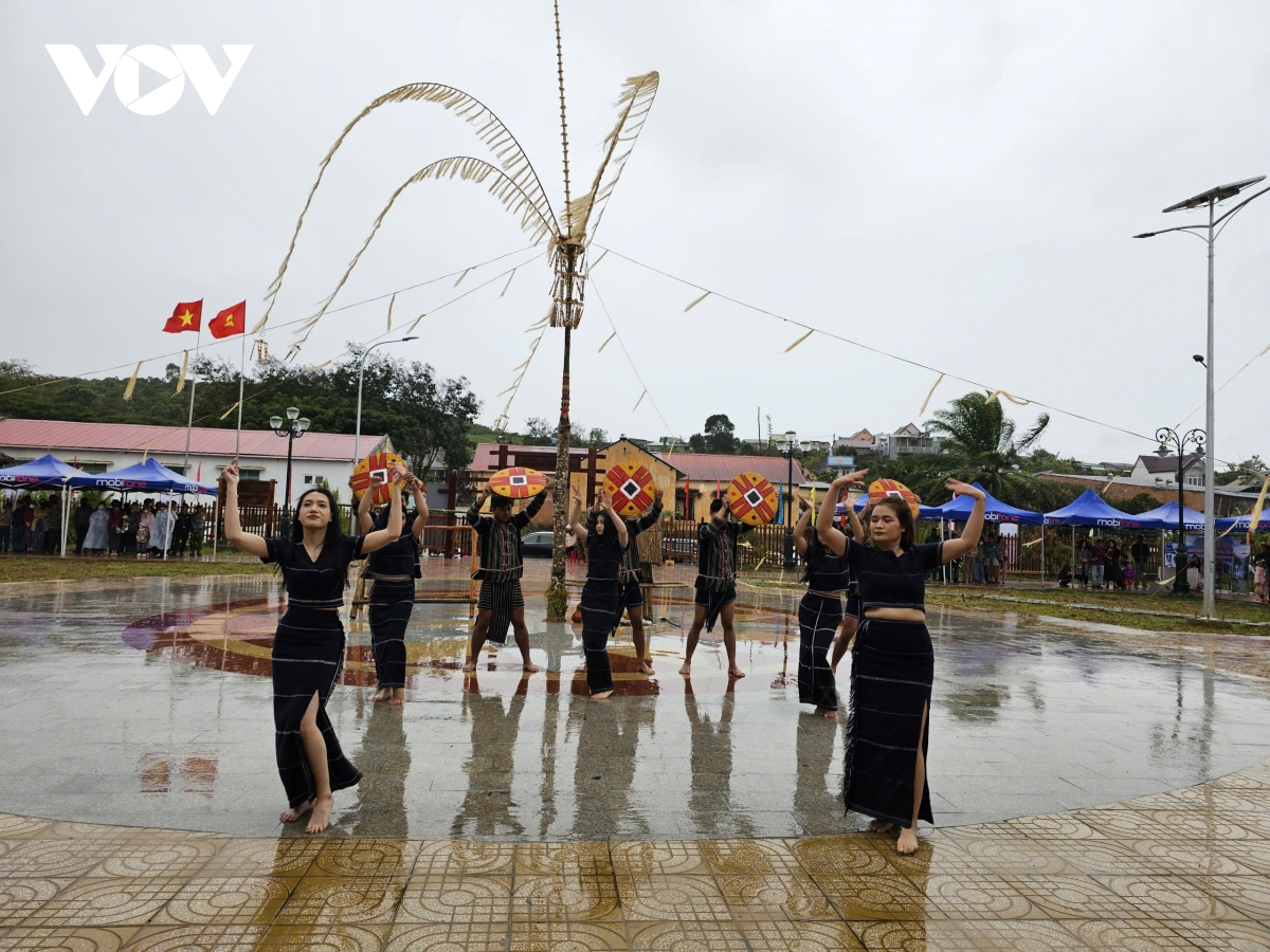 giữ gìn bản sắc văn hoá qua du lịch cồng chiêng ở lâm Đồng hình ảnh 3 giu gin ban sac van hoa qua du lich cong chieng o lam Dong hinh anh 3