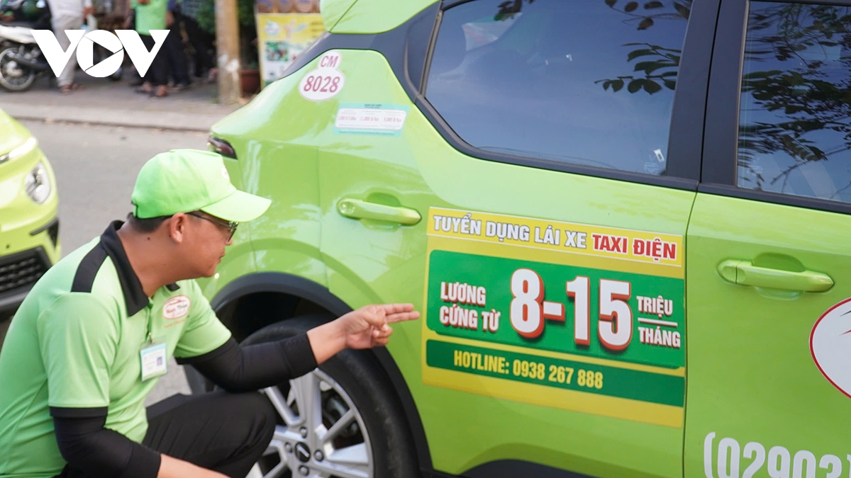 nganh chuc nang lam viec voi doanh nghiep ve viec tai xe taxi dinh cong hinh anh 1