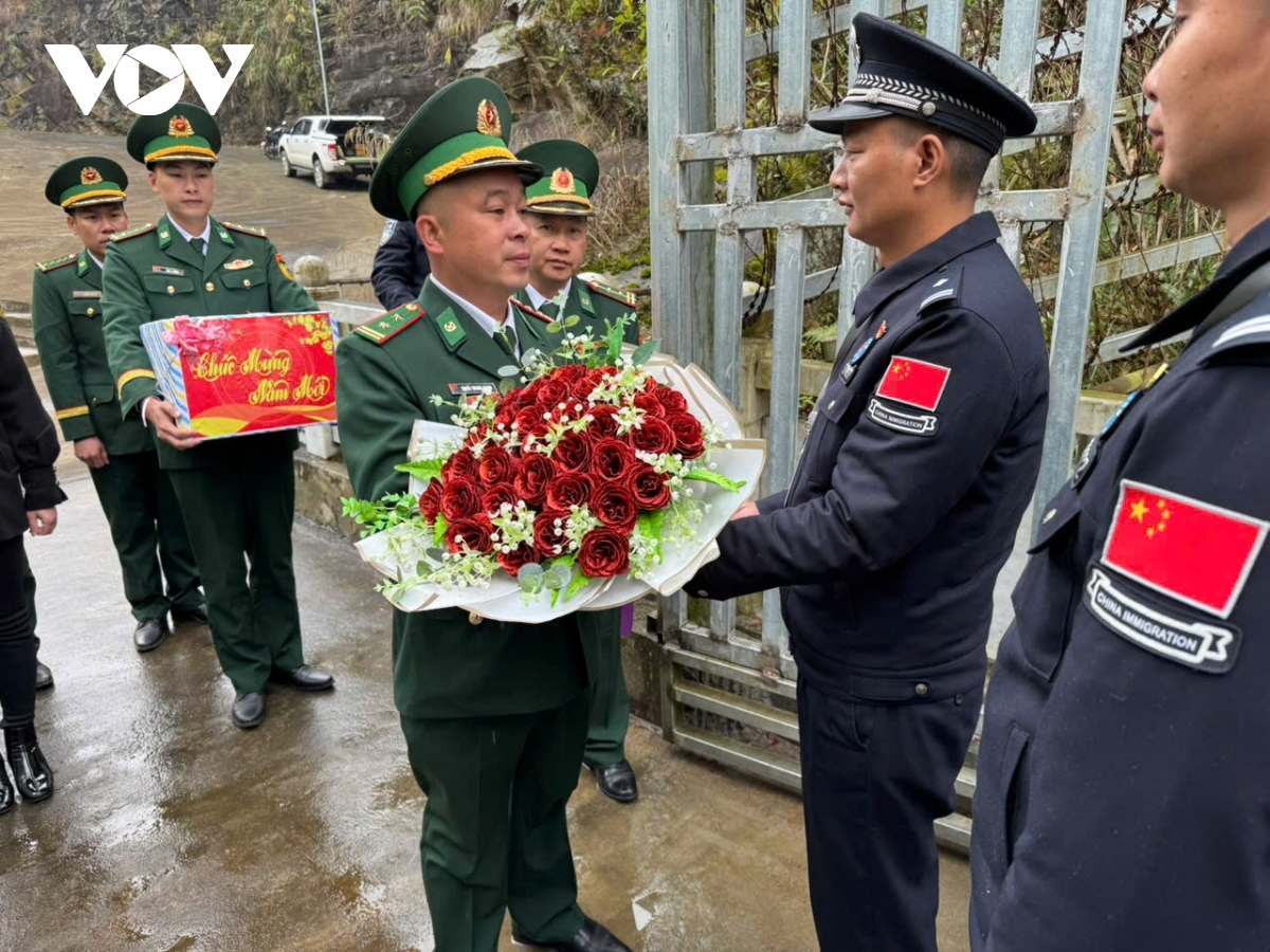 Đẩy mạnh giao thương, đối ngoại trên biên giới Lào Cai ngay ngày đầu năm mới