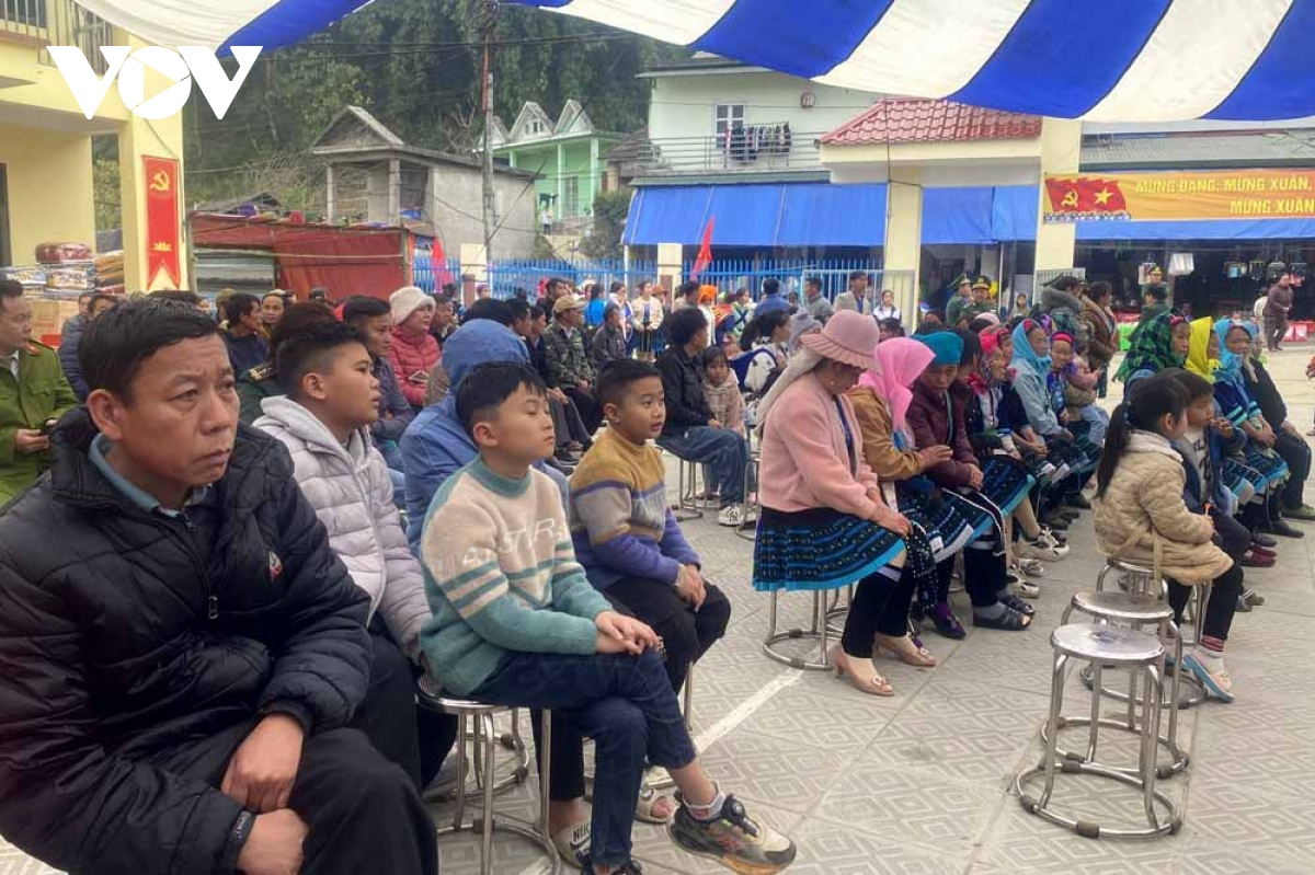 xuân sớm nơi địa đầu biên giới dào san hình ảnh 2 xuan som noi dia dau bien gioi dao san hinh anh 2