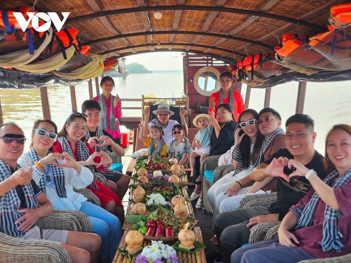 tiền giang, bến tre thu hút đông khách du lịch dịp tết hình ảnh 7 tien giang, ben tre thu hut dong khach du lich dip tet hinh anh 7