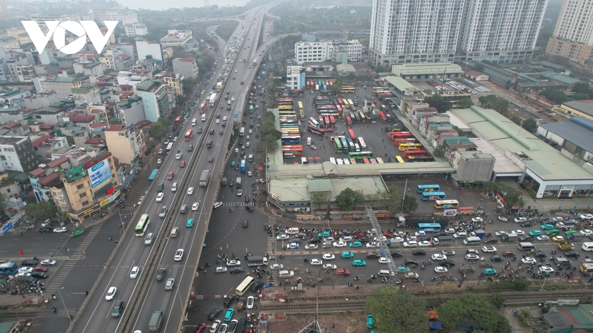 dong nguoi nuom nuop ve que, cua ngo ha noi un tac trong ngay dau nghi tet hinh anh 8