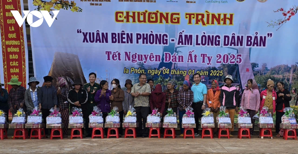 Am tinh quan dan tren bien gioi gia lai hinh anh 1