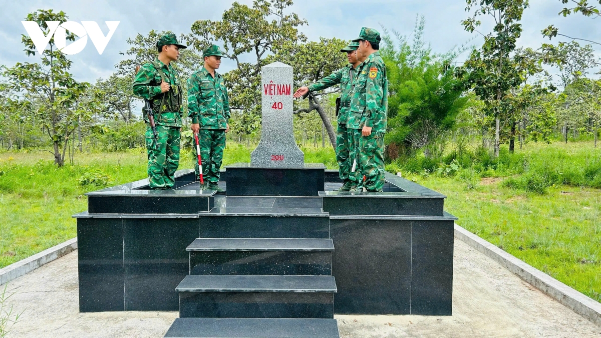 Am tinh quan dan tren bien gioi gia lai hinh anh 6