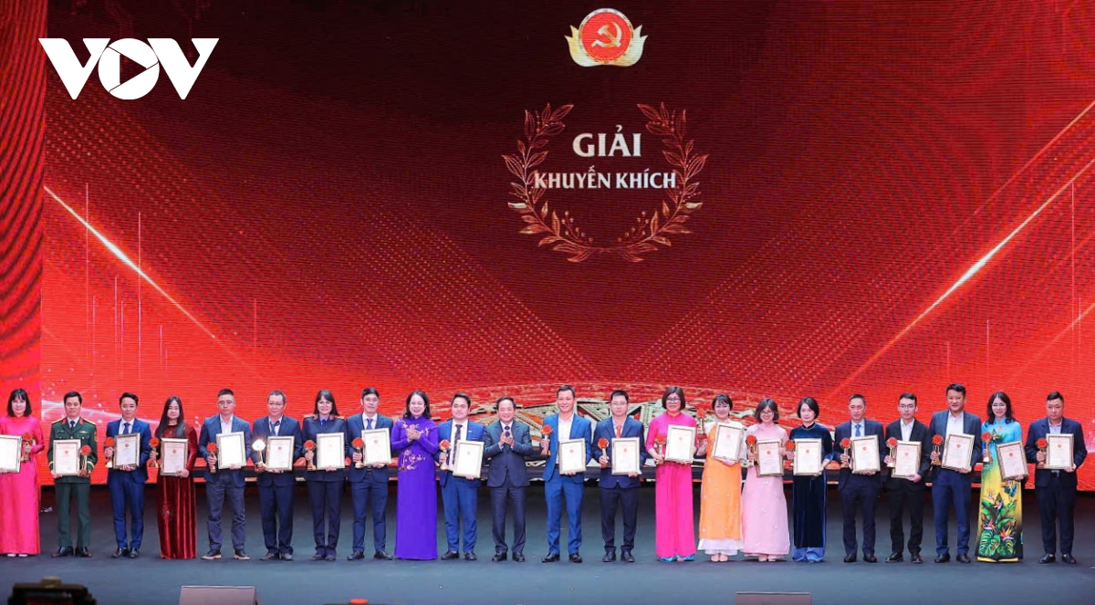 tổng bí thư báo chí cách mạng việt nam đã hòa mình vào thực tiễn cuộc sống hình ảnh 5 tong bi thu bao chi cach mang viet nam da hoa minh vao thuc tien cuoc song hinh anh 5