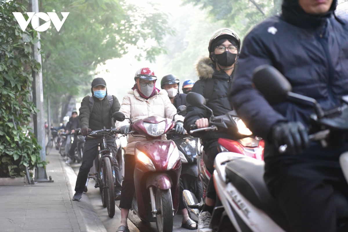 người hà nội chật vật di chuyển trên đường trong những ngày giáp tết hình ảnh 9 nguoi ha noi chat vat di chuyen tren duong trong nhung ngay giap tet hinh anh 9