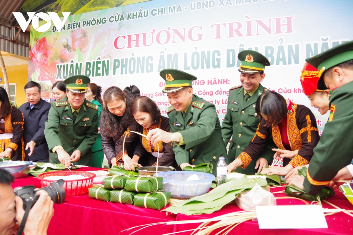 Xuân biên phòng - Ấm lòng dân bản tại biên giới Lạng Sơn