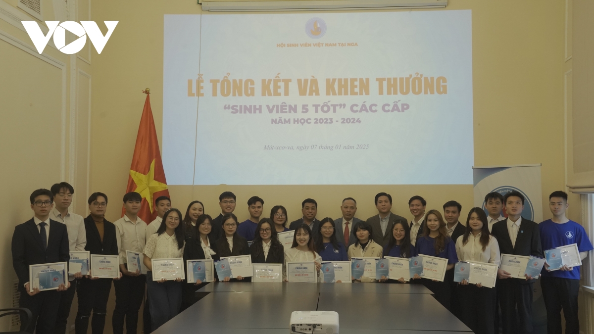 Hội sinh viên Việt Nam tại Nga kỷ niệm 75 năm Ngày truyền thống HS-SV