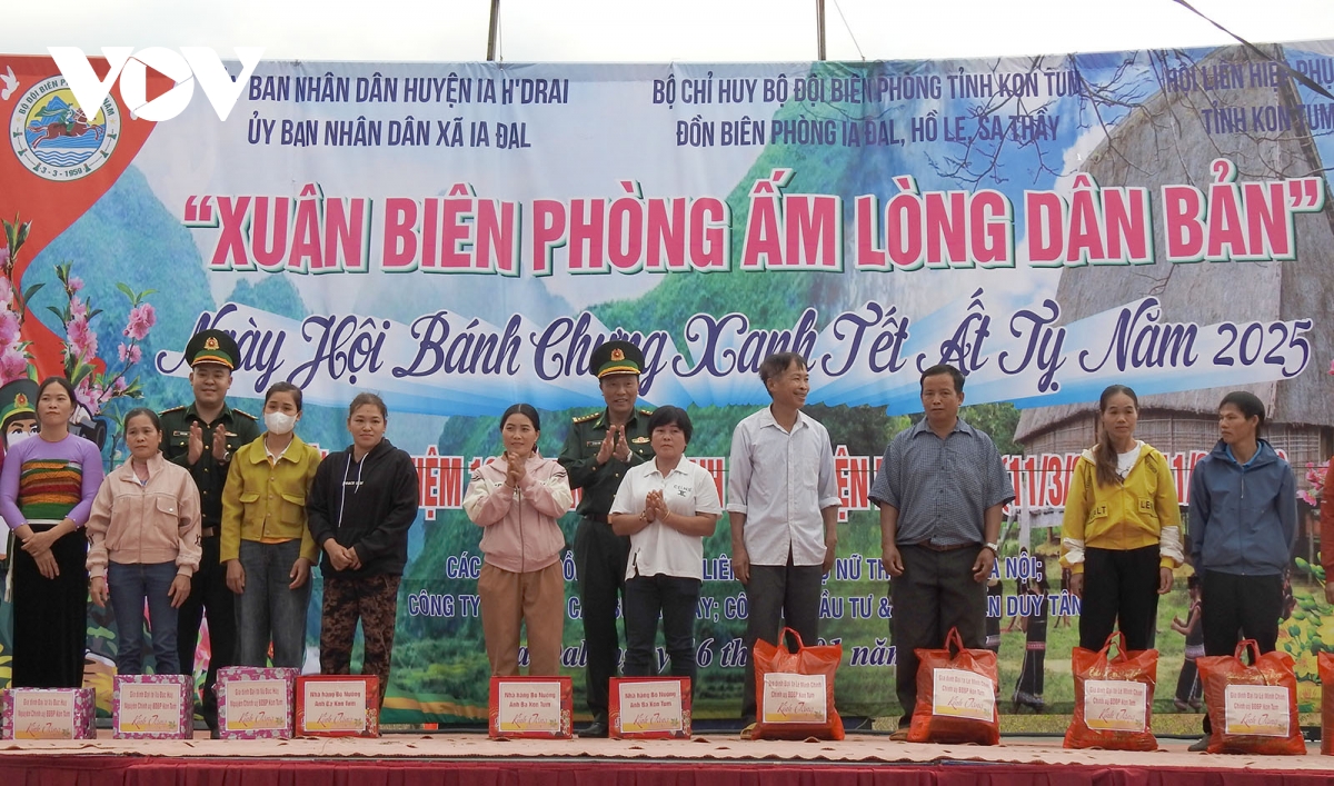 rộn ràng niềm vui tết trên biên giới kon tum hình ảnh 2 ron rang niem vui tet tren bien gioi kon tum hinh anh 2